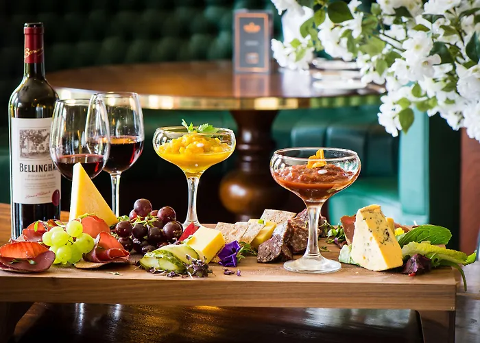 The Park מלון 5*